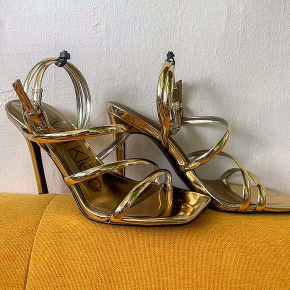 Calvin Klein Golden Heeled Sandal - 4" - Square Toe & Stunning- Size 6 - Picture 2 of 10